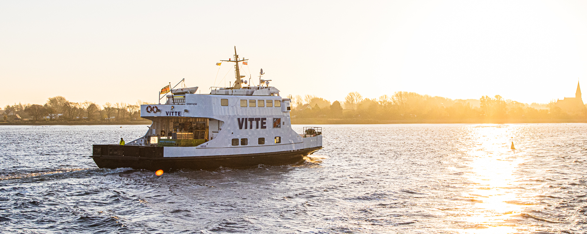 Insel Hiddensee mit den Fahrgastschiffen ab Schaprode